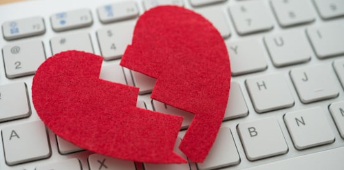 AD73 Protect Yourself from Romance Scams